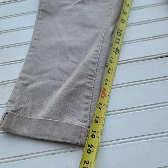 Time and Tru Capri Pants Womens 8 Mid-Rise Rolled Leg Beige Jeans 28×20 - Picture 4 of 7